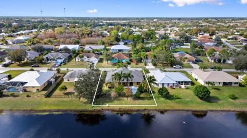 2019 SE Mantua Street, Port St. Lucie FL - photo 17 of 33