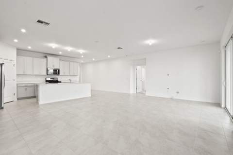 14499 SW Woodford Way, Port St. Lucie FL - photo 11 of 45