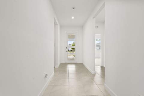 14499 SW Woodford Way, Port St. Lucie FL - photo 16 of 45