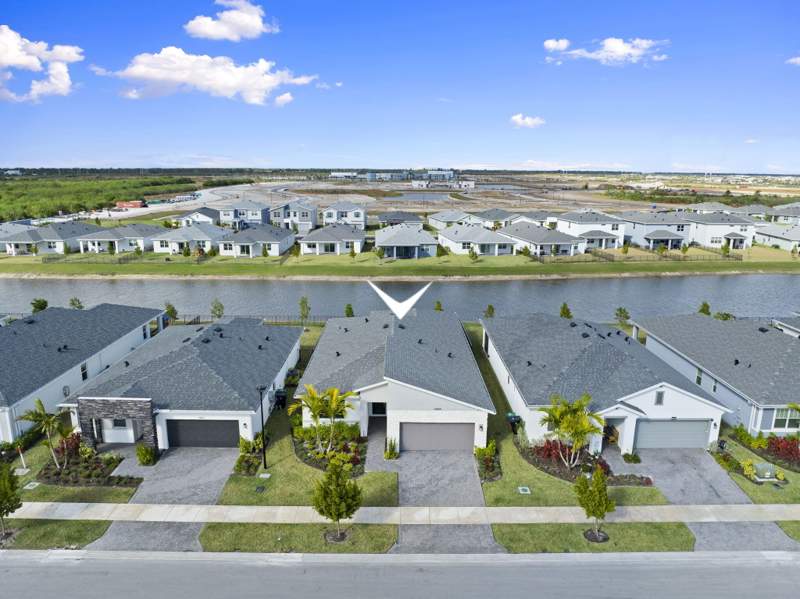 4 bedroom Single Family Residence at 14499 SW Woodford Way, Cadence Phase III, Port St. Lucie — photo 3
