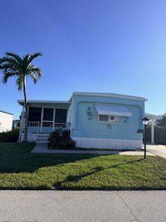 2 bedroom Manufactured Home at 102 N Warner Drive, Pinelake Village, Jensen Beach — photo 5