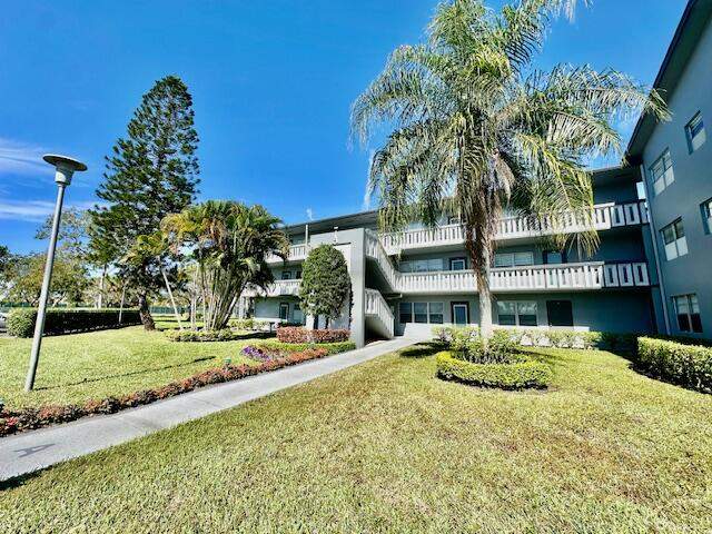 1 bedroom Condominium at 30 Suffolk A, Century Village, Boca Raton — photo 2