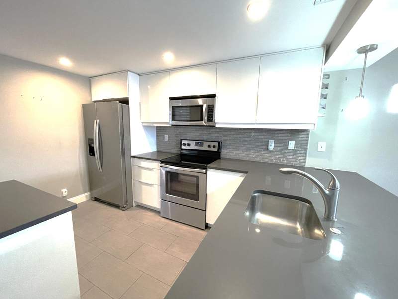 2 bedroom Condominium at 3 Royal Palm Way #205, Boca Bayou Condo, Boca Raton — photo 4