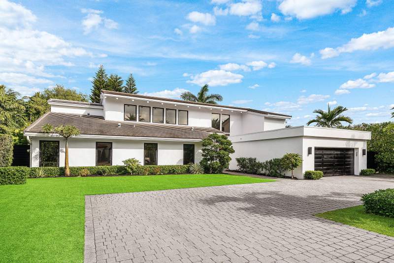 4 bedroom Single Family Residence at 229 S Maya Palm Drive, Royal Palm Yacht & Country Club, Boca Raton — photo 5