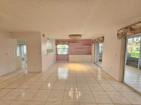 9963 Seacrest Circle #101, Boynton Beach FL - photo 7 of 27
