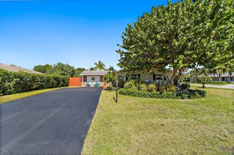 1401 N Lake Court, Lake Clarke Shores FL - photo 7 of 45