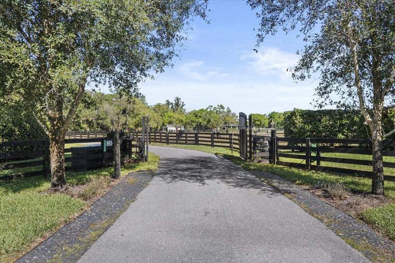 5 bedroom Single Family Residence at 10975 Randolph Siding Road, Jupiter Farms & Groves, Jupiter — photo 5