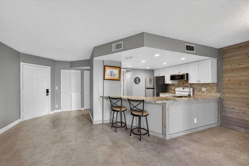 1 bedroom Condominium at 1605 S Us Highway 1 #D105, Sea Rise Condo, Jupiter — photo 5