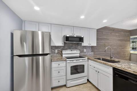 1605 S Us Highway 1 #D105, Jupiter FL - photo 10 of 69