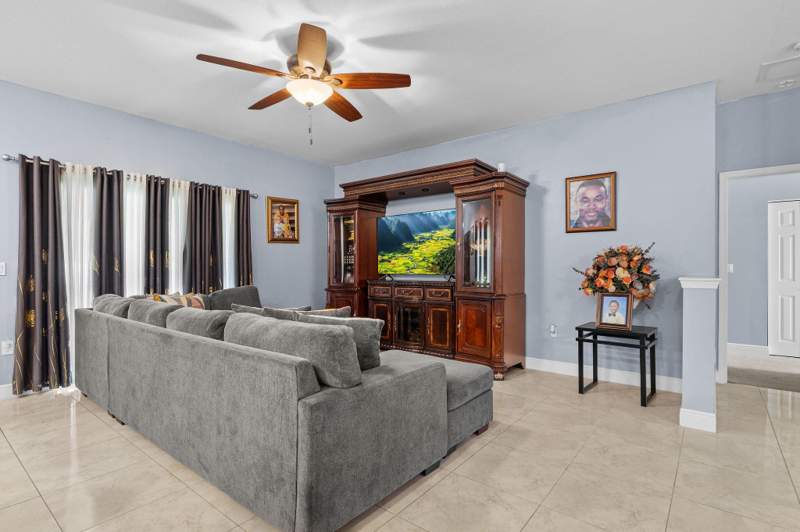 4 bedroom Single Family Residence at 1585 SW Merchant Lane, Port St Lucie Section 14, Port St. Lucie — photo 5