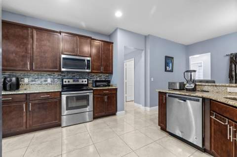 1585 SW Merchant Lane, Port St. Lucie FL - photo 10 of 39