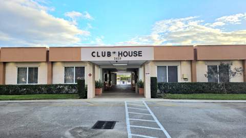 2568 Dudley Drive #G, West Palm Beach FL - photo 15 of 26