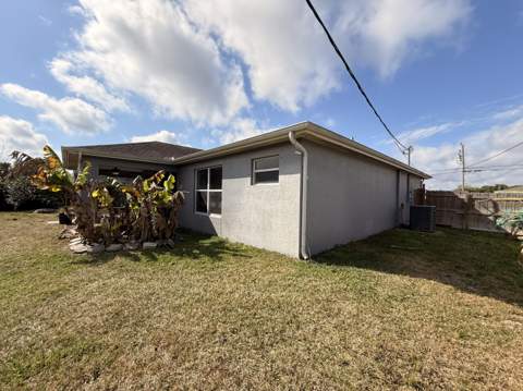 634 SW Millard Drive, Port St. Lucie FL - photo 6 of 26