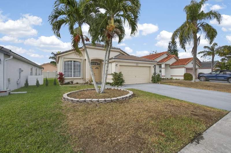 3 bedroom Single Family Residence at 765 Lake Wellington Drive, Montery on the Lake, Wellington — photo 5