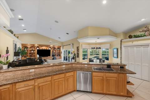 14868 Paddock Drive, Wellington FL - photo 14 of 77