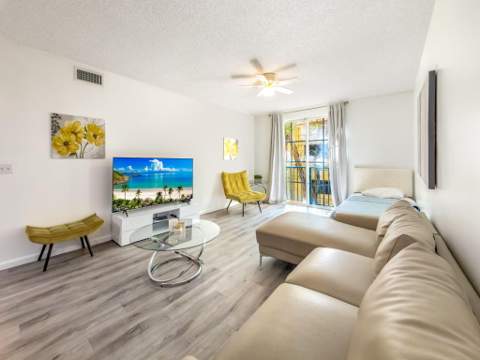 630 S Sapodilla Avenue #218, West Palm Beach FL - photo 8 of 39