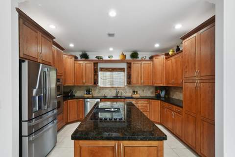 2801 Embassy Drive, West Palm Beach FL - photo 15 of 65