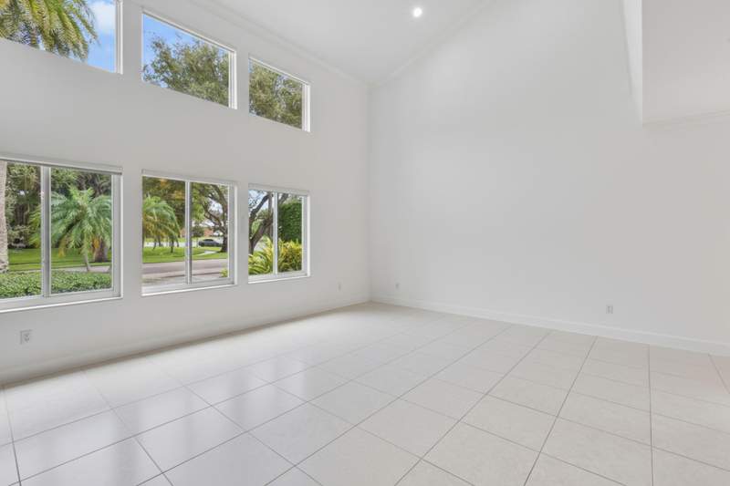 4 bedroom Single Family Residence at 2801 Embassy Drive, President Country Club 4, West Palm Beach — photo 4