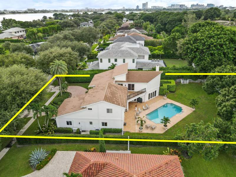4 bedroom Single Family Residence at 2801 Embassy Drive, President Country Club 4, West Palm Beach — photo 2