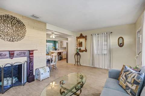 2400 Desoto Drive, Miramar FL - photo 9 of 42