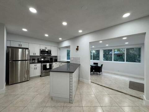 1632 NW 5th Street, Boca Raton FL - photo 7 of 22