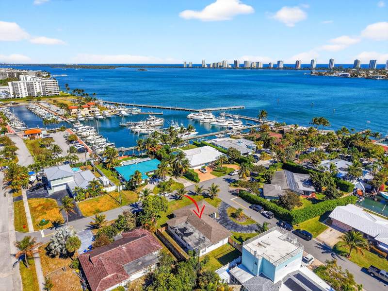 3 bedroom Single Family Residence at 3651 Palm Drive, Riviera Shores, Riviera Beach — photo 4
