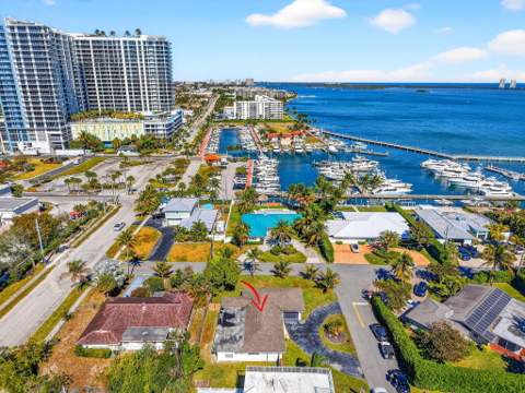 3651 Palm Drive, Riviera Beach FL - photo 6 of 62