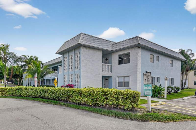 2 bedroom Condominium at 9780 Marina Boulevard #425, Sandalfoot South One Condo Pt Of Lts 12, 33 And 34, Boca Raton — photo 2