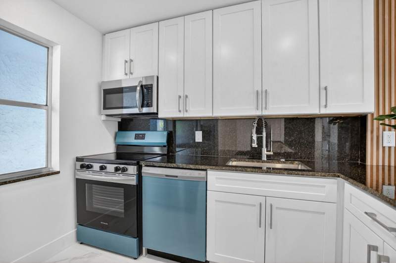 2 bedroom Condominium at 9780 Marina Boulevard #425, Sandalfoot South One Condo Pt Of Lts 12, 33 And 34, Boca Raton — photo 5