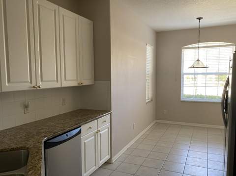 546 NW Waverly Circle, Port St. Lucie FL - photo 8 of 29