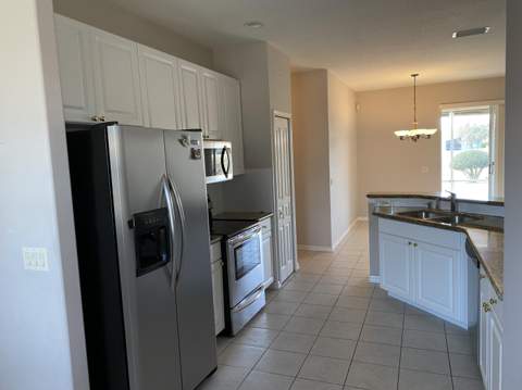546 NW Waverly Circle, Port St. Lucie FL - photo 7 of 29