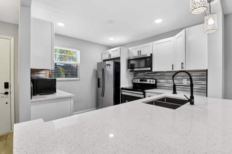 2515 NE 2nd Court #204, Boynton Beach FL - photo 12 of 25