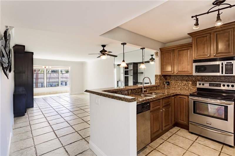 1 bedroom Condominium at 2800 Fiore Way #2060, Lago Del Rey Condo, Delray Beach — photo 3