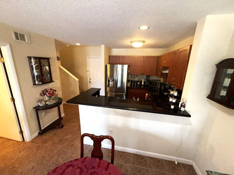 2 bedroom Townhouse at 4839 Via Palm Lakes #1106, Palm Lake Condo, West Palm Beach — photo 4