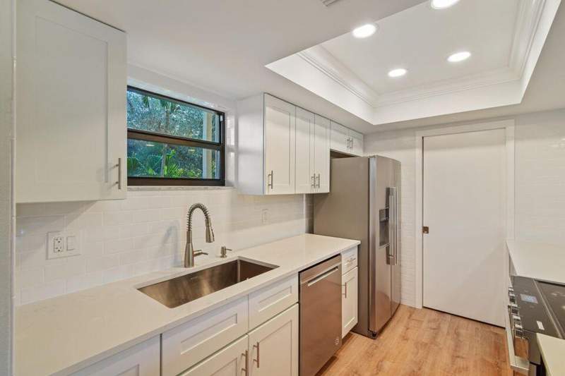 2 bedroom Condominium at 11863 Wimbledon Circle #508, Tennis Lodges 1 Condo, Wellington — photo 3