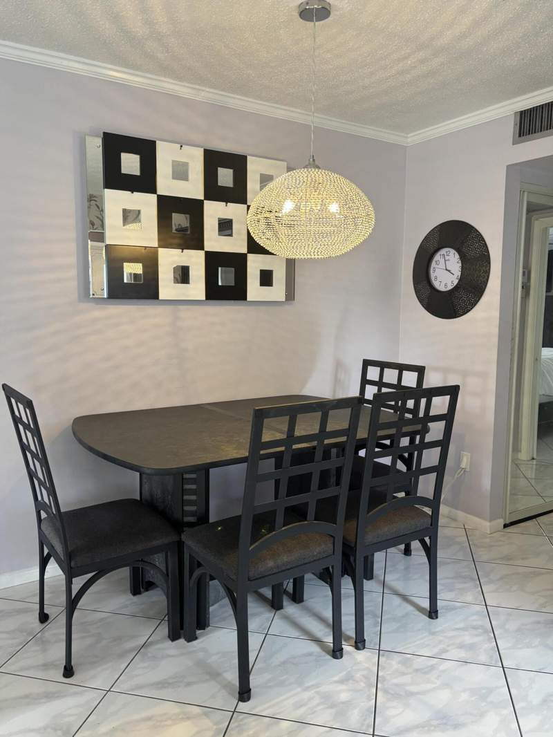 1 bedroom Condominium at 81 Windsor D, Windsor Condos, West Palm Beach — photo 3