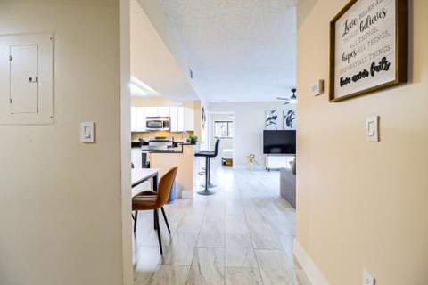 450 Palm Circle #106, Pembroke Pines FL - photo 6 of 87