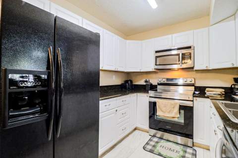 450 Palm Circle #106, Pembroke Pines FL - photo 22 of 87