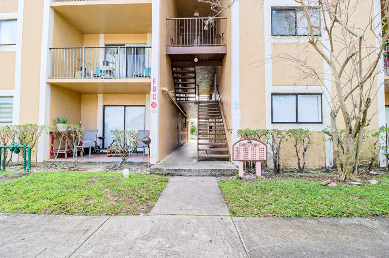 2 bedroom Condominium at 450 Palm Circle #106, The Palms of Pembroke, Pembroke Pines — photo 3