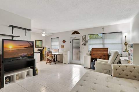 4076 Newport Q #4076, Deerfield Beach FL - photo 7 of 23