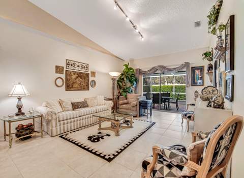 8482 Logia Circle, Boynton Beach FL - photo 12 of 91