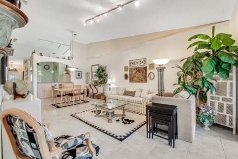 8482 Logia Circle, Boynton Beach FL - photo 14 of 91