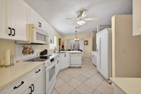 6737 Campanilla, Fort Pierce FL - photo 12 of 41