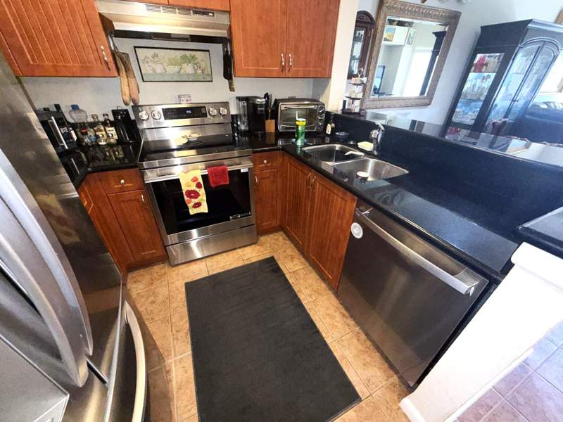 2 bedroom Townhouse at 4839 Via Palm Lakes #1106, Palm Lake Condo, West Palm Beach — photo 2