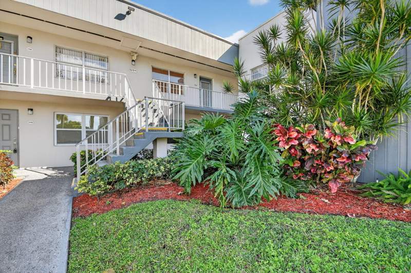 2 bedroom Condominium at 743 Burgundy P, Kings Point Burgundy Condos, Delray Beach — photo 2