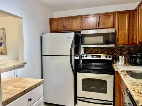 1011 Harwood C #1011, Deerfield Beach FL - photo 9 of 46