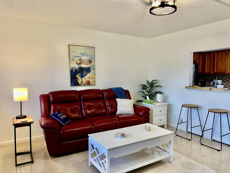 1 bedroom Condominium at 1011 Harwood C #1011, Harwood C Condo, Deerfield Beach — photo 2