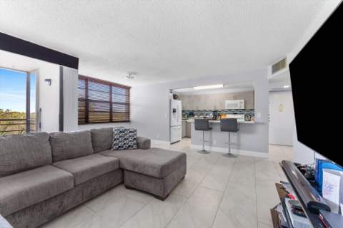 2751 Taft Street #403, Hollywood FL - photo 7 of 31