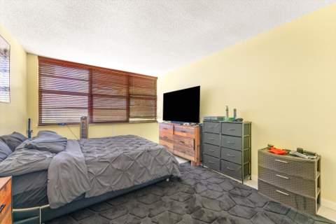 2751 Taft Street #403, Hollywood FL - photo 11 of 31