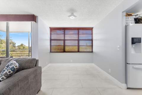 2751 Taft Street #403, Hollywood FL - photo 8 of 31